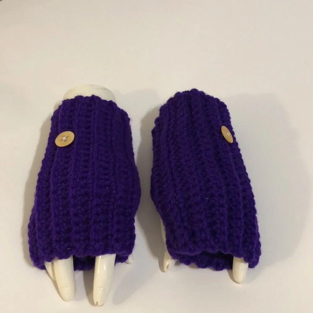 Handmade Crochet 🧶 fingerless gloves 🧤